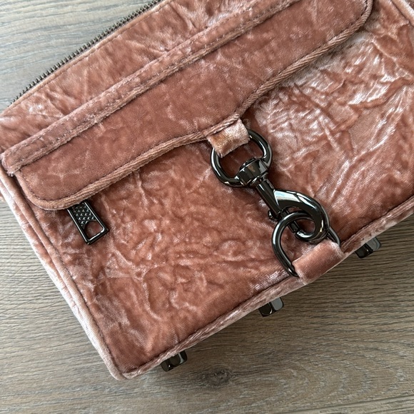 NEW W/O TAGS Rebecca Minkoff pint velvet purse crossbody shoulder bag - Picture 3 of 5